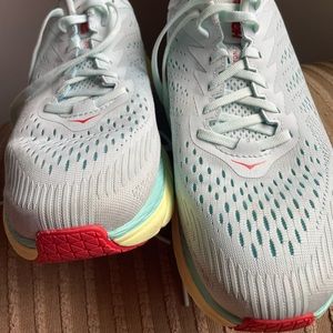 Like new Hoka Clifton 7 size 9.5